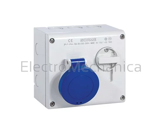 16A 2P+E IP54 SURF SWITCH SOCKET